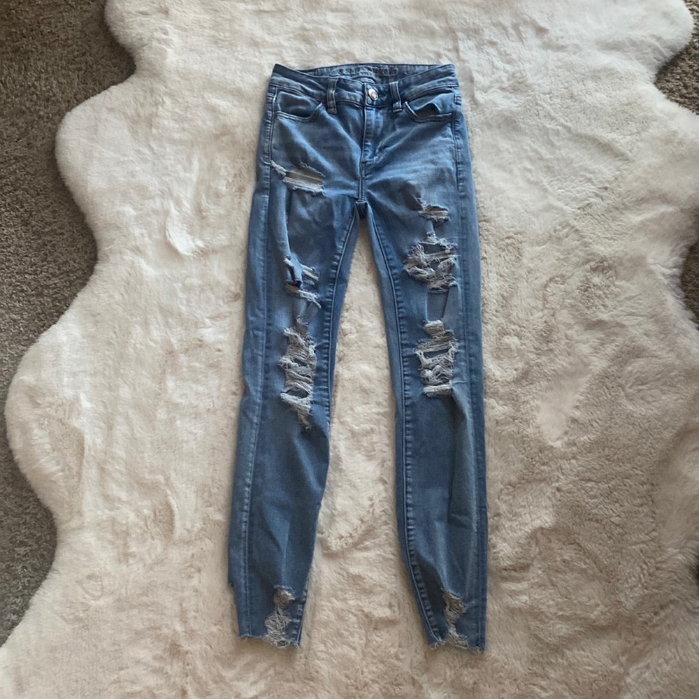 American Eagle distressed hi rise jegging